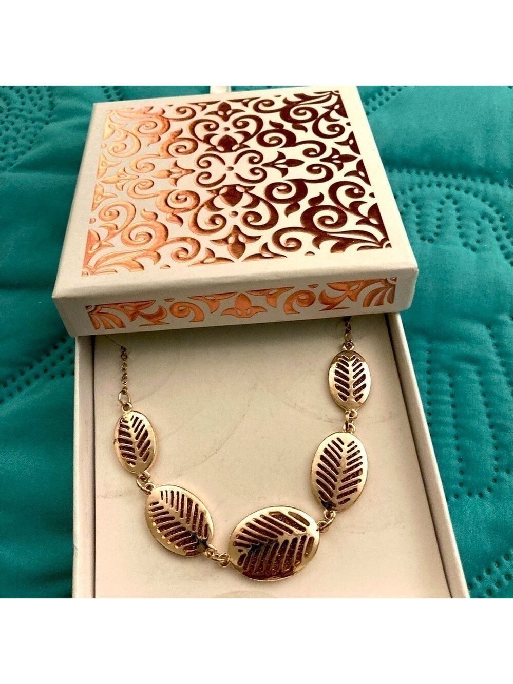 Necklace leaf design 18” gold tone new in box